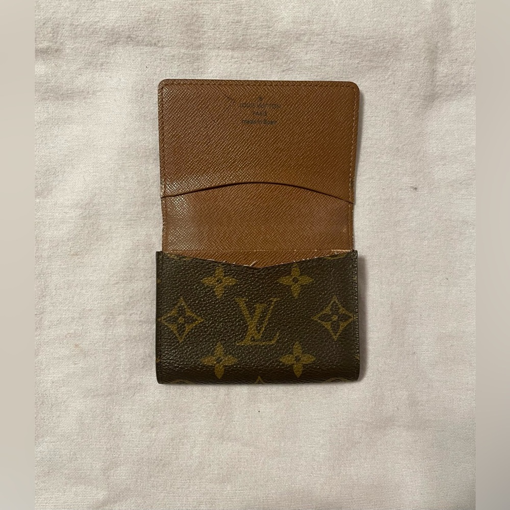 LOUIS VUITTON Monogram Business Card Holder - Picture 4 of 11